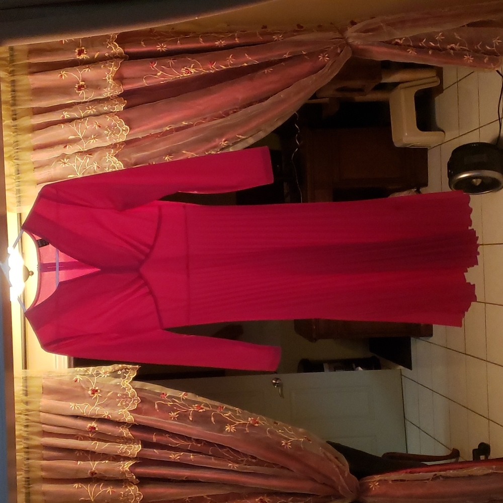 Notched Neckline Pleated Hem Dress